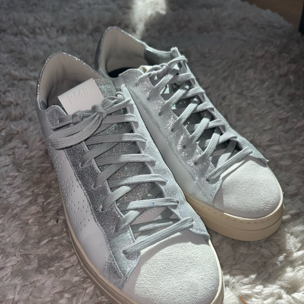 Stylish Gray Women's Sneakers